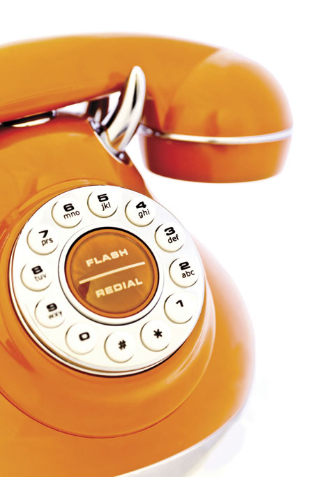 Оранжевый телефон. Телефон оранж. Оранжевый смартфон старый. Телефон оранжевого цвета. Черный телефон оранжевая